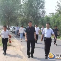 縣人大常委會主任劉思宏到戴廟鎮(zhèn)督導六大攻