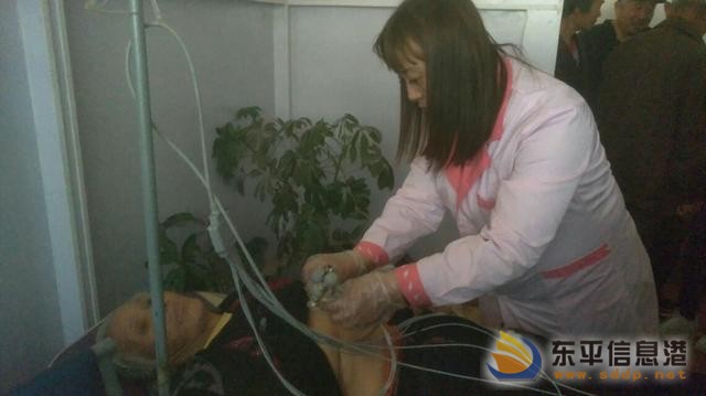 縣婦幼保健計生服務中心到接山徐坦村關愛老人健康免費義診活動