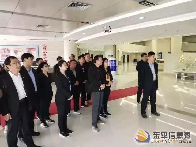 縣行政審批服務(wù)局開展尋標(biāo)對標(biāo)主題黨日活動
