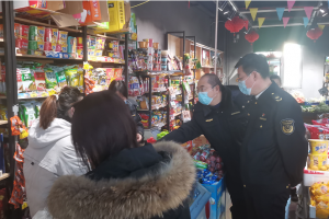 東平縣市場(chǎng)監(jiān)管局開展食品安全“守底線、查隱患、保安全”專項(xiàng)行動(dòng)