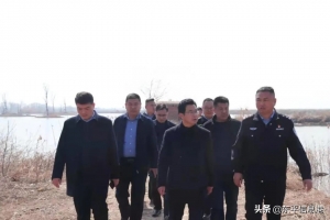 東平縣湖管委開展湖岸線垃圾漂浮物清理督導(dǎo)行動