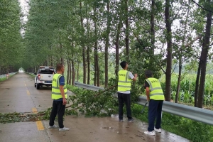 風雨無阻!交通人堅守一線保暢通